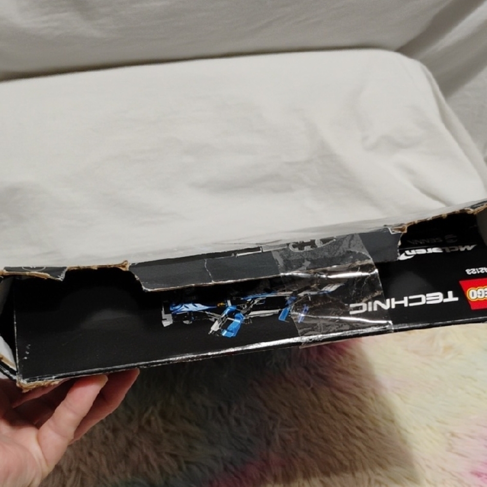 SALE! Open Box LEGO Technic McLaren Senna GTR in Black & Blue Put Together Once - Picture 4 of 5
